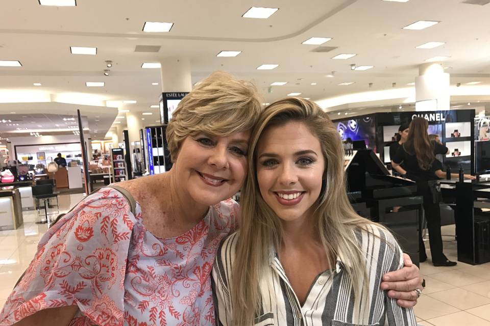 Mom + Daughter
Light natural makeup for an anniversary party!