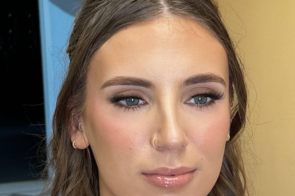 Soft glam with light coverage