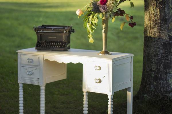 A Bushel and A Peck Vintage Rentals