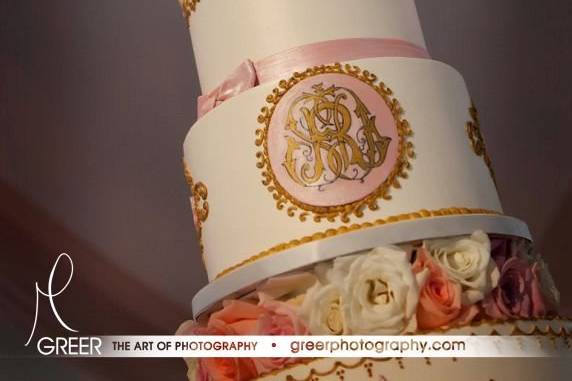 Close-up of the gorgeous cake. Make sure to take in all of the magnificent details!