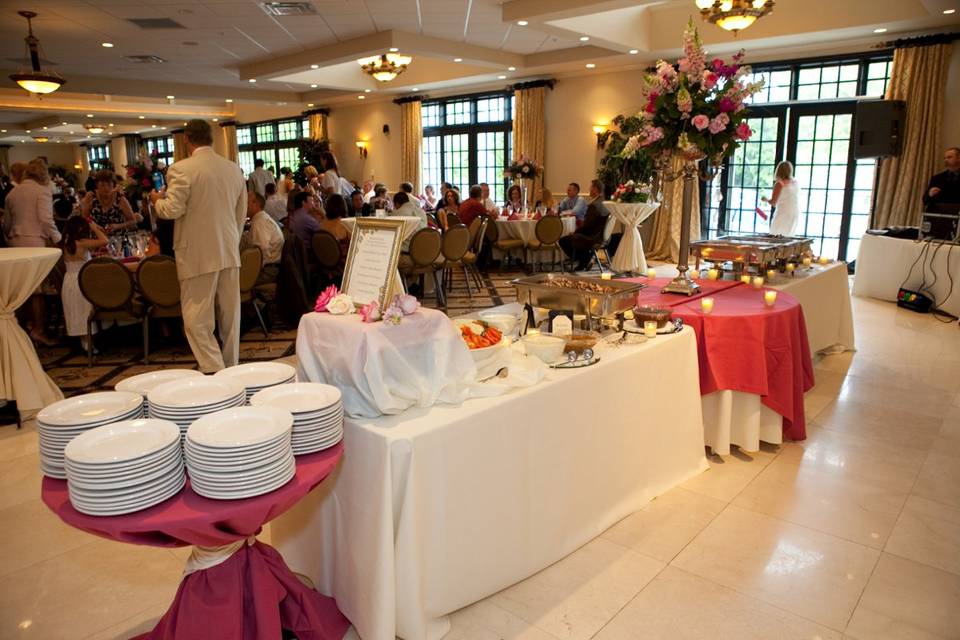 The buffet filled with some very delicious food.