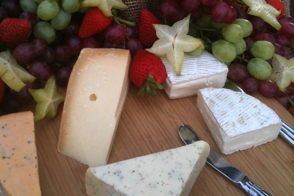 Cheese and grapes