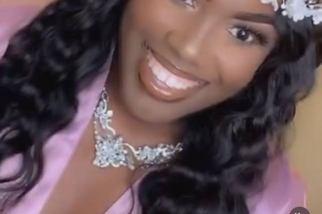 LooksbyLaareon