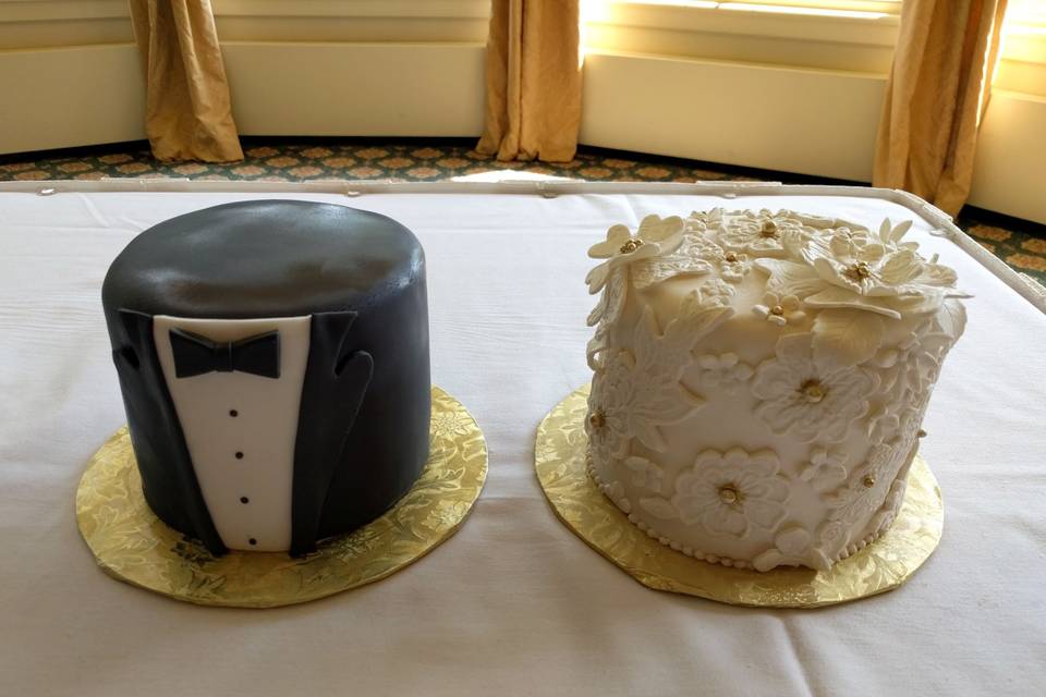 Wedding cake with purple tone