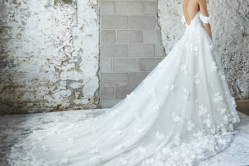 Lace Back Wedding Dresses - Part 1 - Belle the Magazine . The Wedding Blog  For The Sophisticated Bride