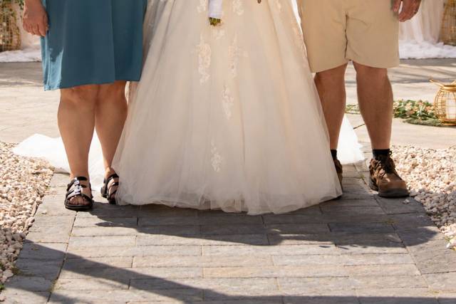 Elegant Outdoor Wedding Portrait.jpg