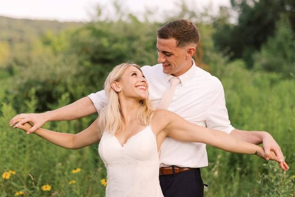 Couple dancing outside - Alyssa Christine Photography