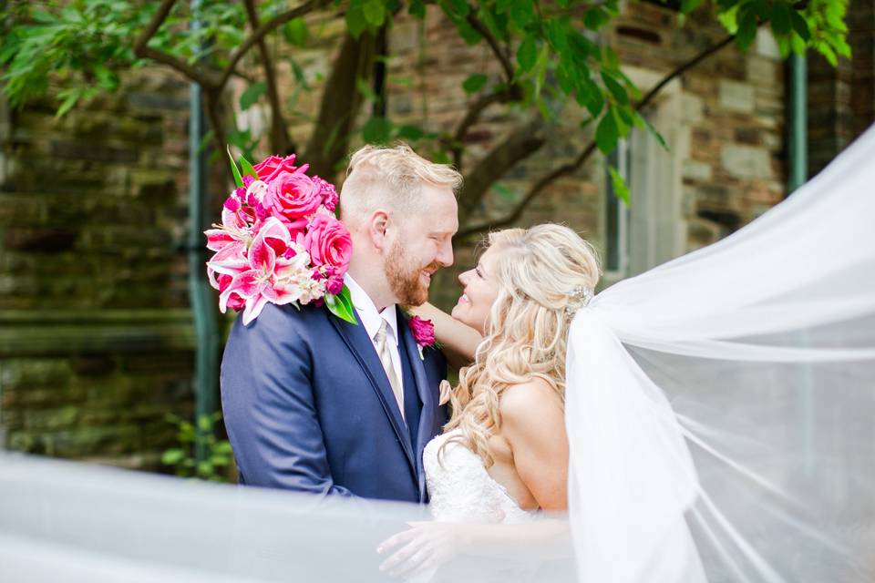 Bride holding pink bouquet