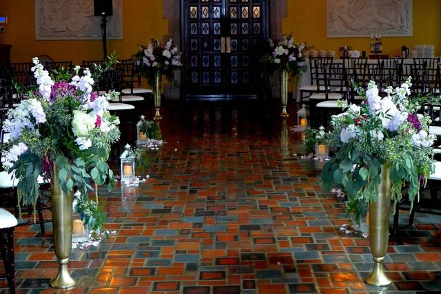 Aisle decor