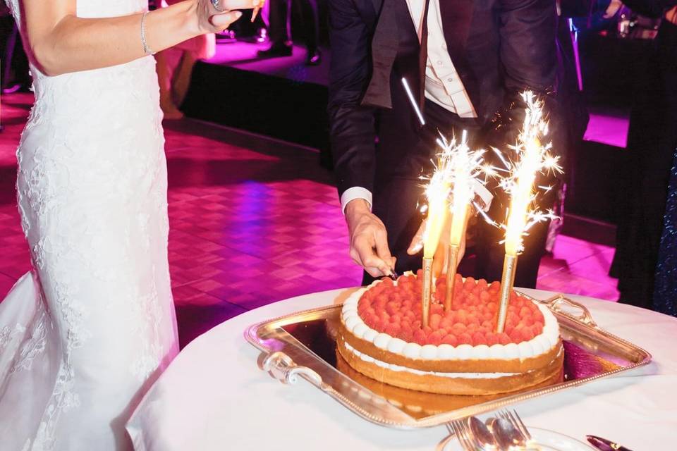Cake cutting