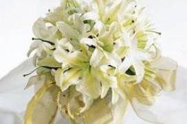 White Wonder Bouquet
