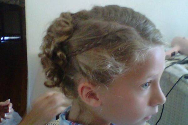 Flower Girl. Style by Meaghan Harnish