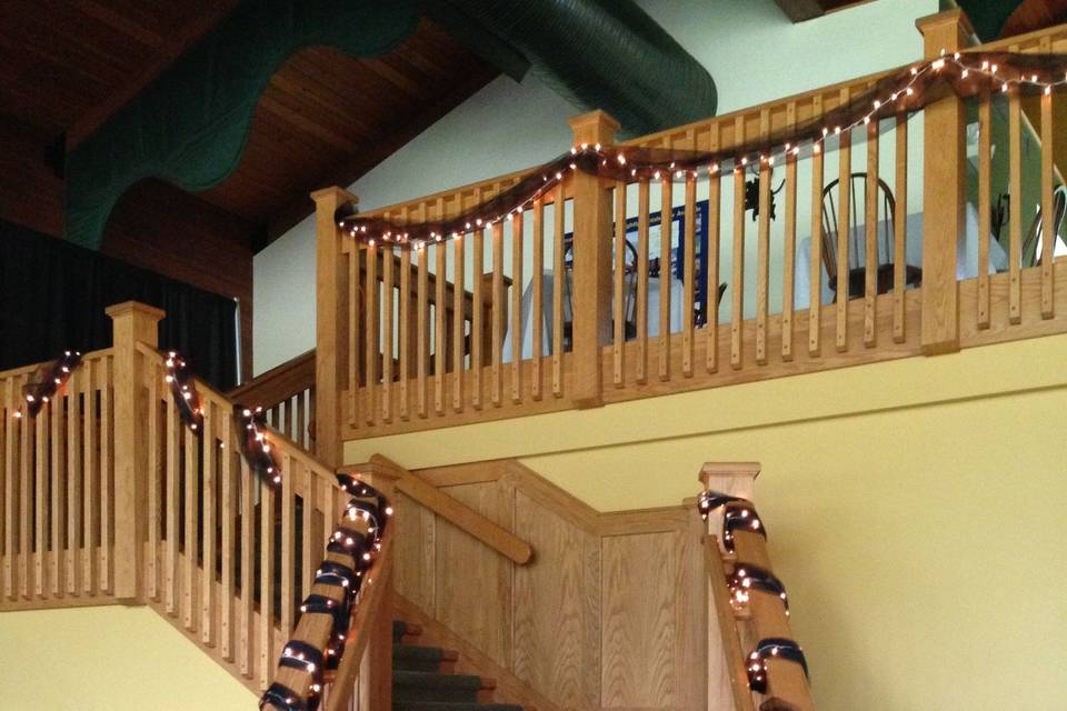 Yodeler Lodge - Staircase