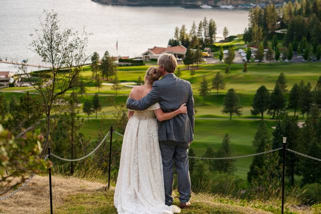 Look out over the lake
