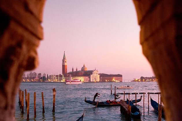 Lap of Luxury Travel