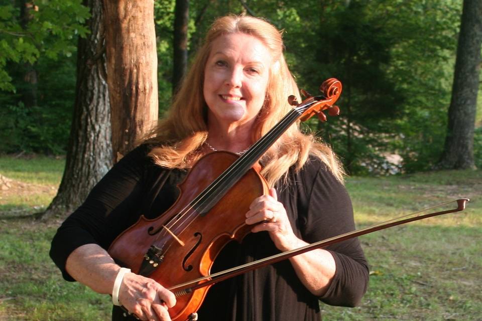 Debbie Meeece, violist with the Harpeth Trio.