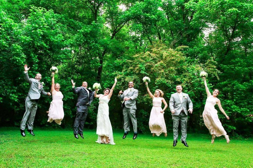 Couple with their bridesmaids and groomsmen