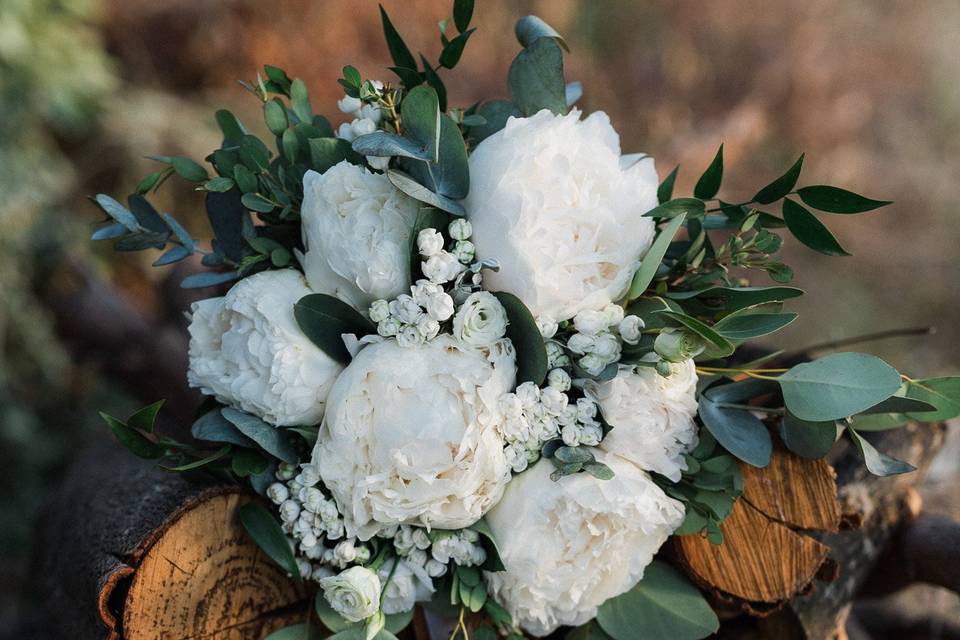 Bridal bouquet in nature.