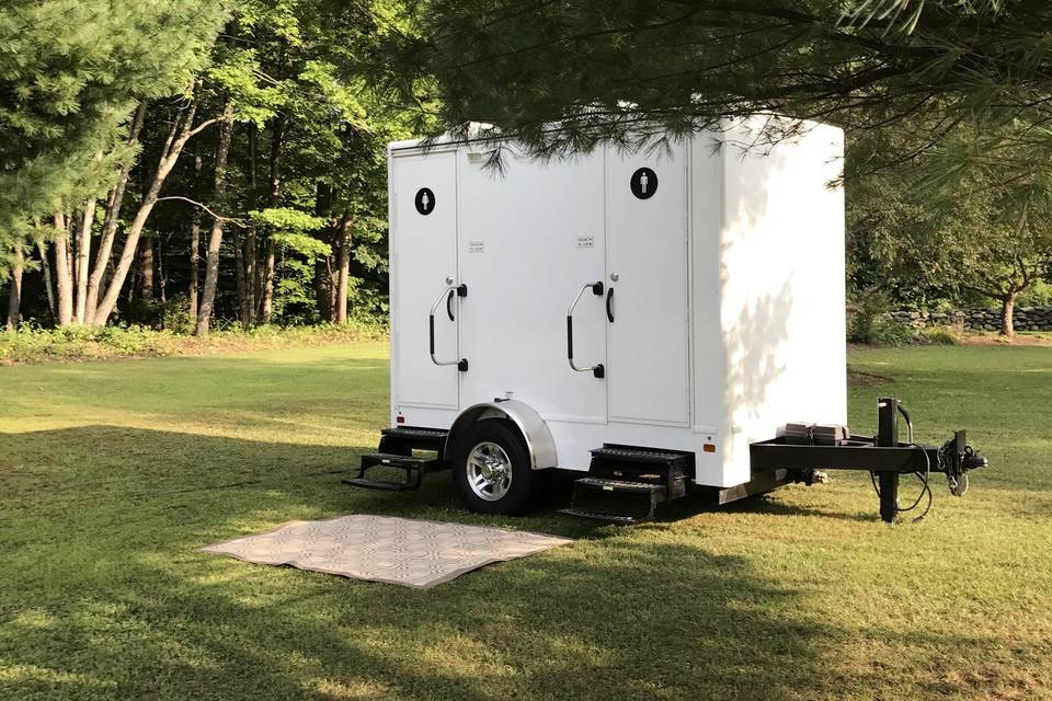 Two stall restroom trailer