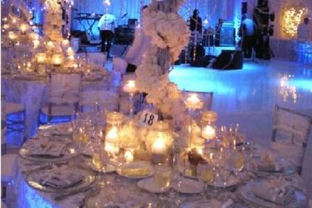Table setting with centerpiece