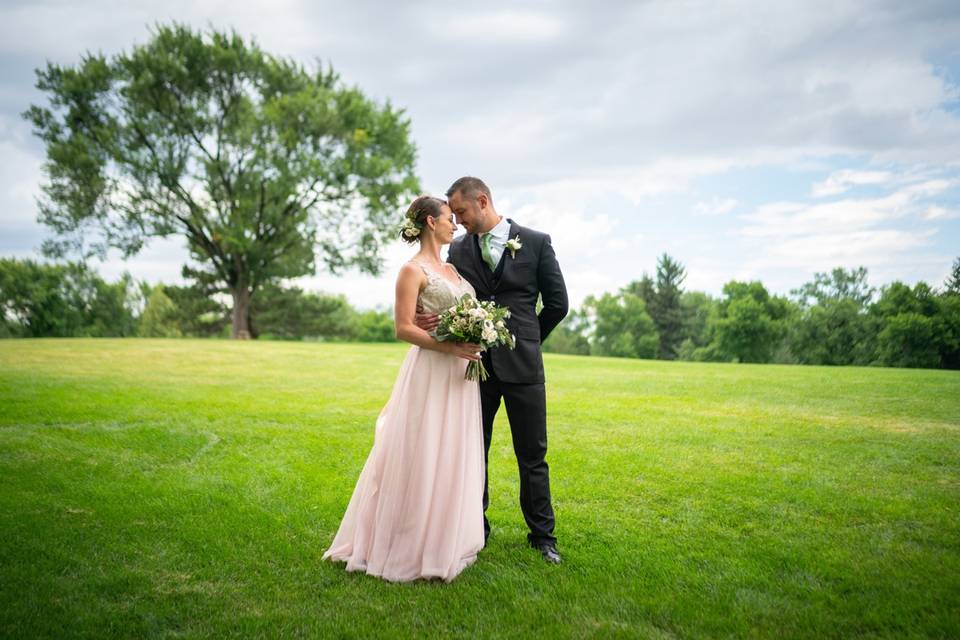 Blush and ivory bouquets