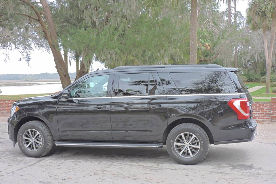 Ford Expedition (seats 7 people)