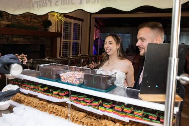 D'Amico & Sons Pastry Cart