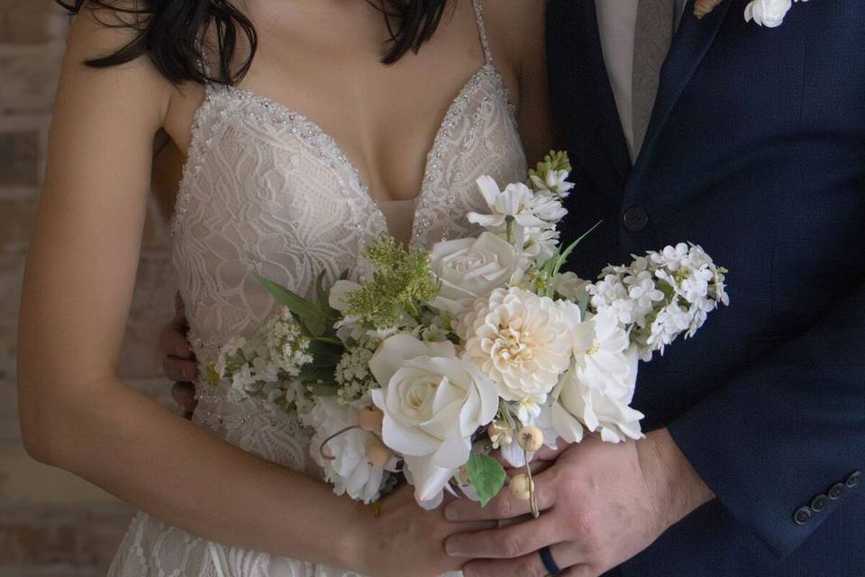 Savannah Bouquet and Bout