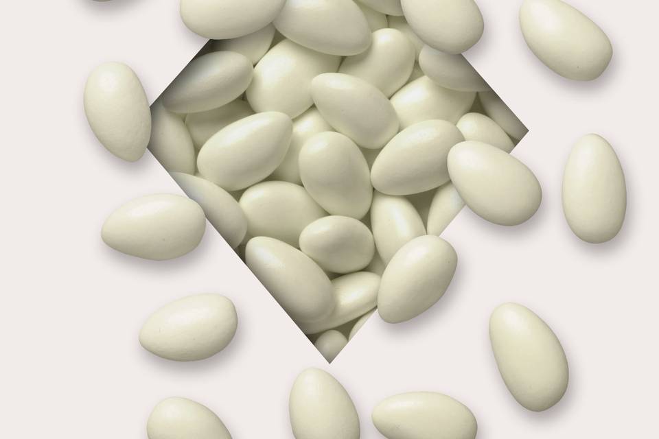 White Candy Coated Chocolate Almonds