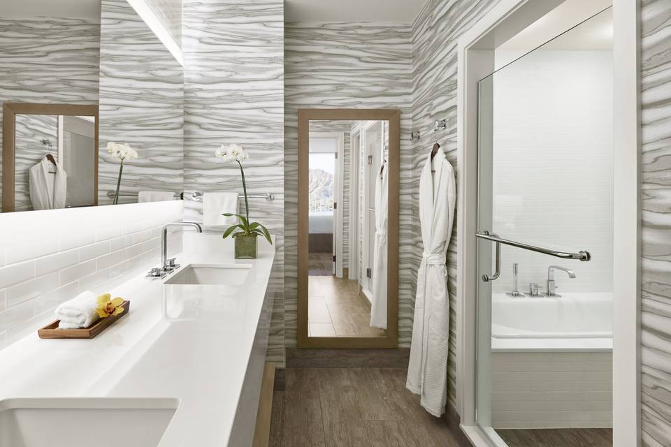 Suite Guest Bath Dual Vanity
