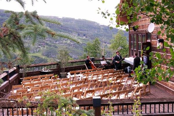 Allie's Cabin - Outside Ceremony