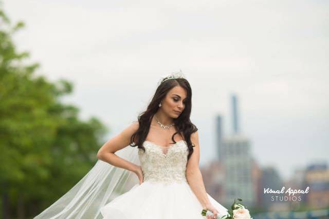 Showstopping Bride & Bouquet