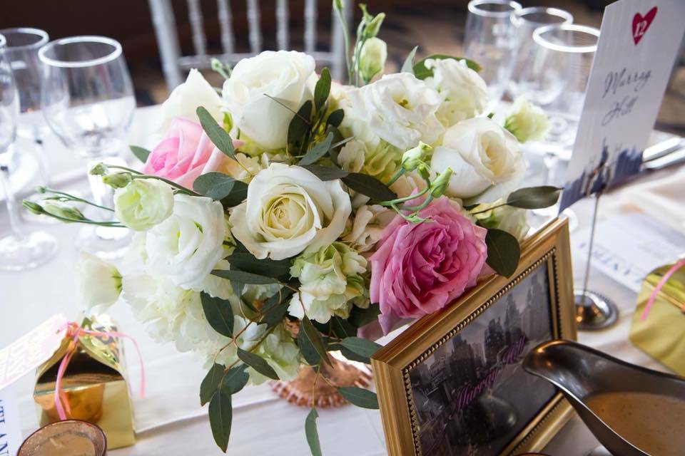 Floral table centerpiece