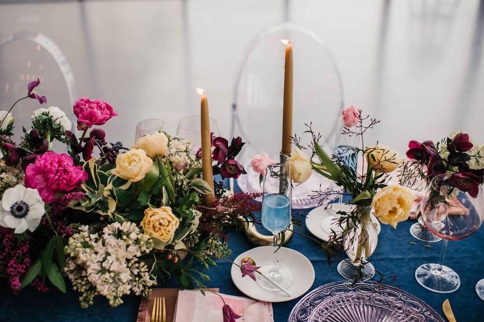 Pink & Blue Tablescape