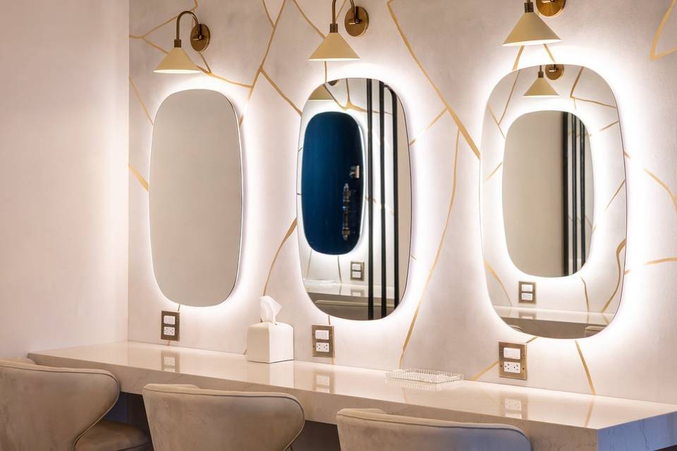 The Lounge - Bridal Suite