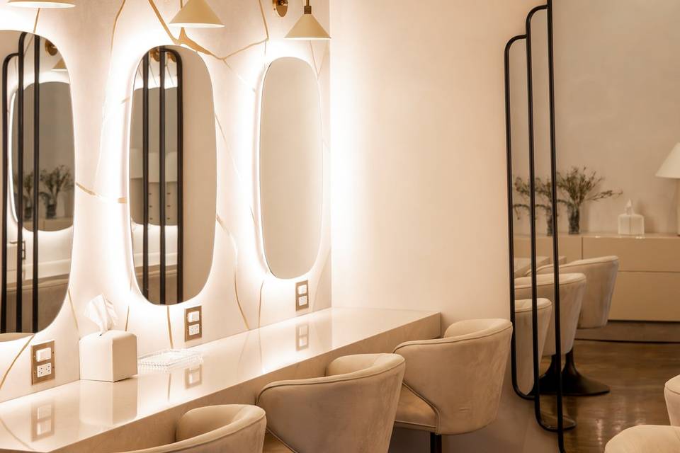 The Lounge - Bridal Suite
