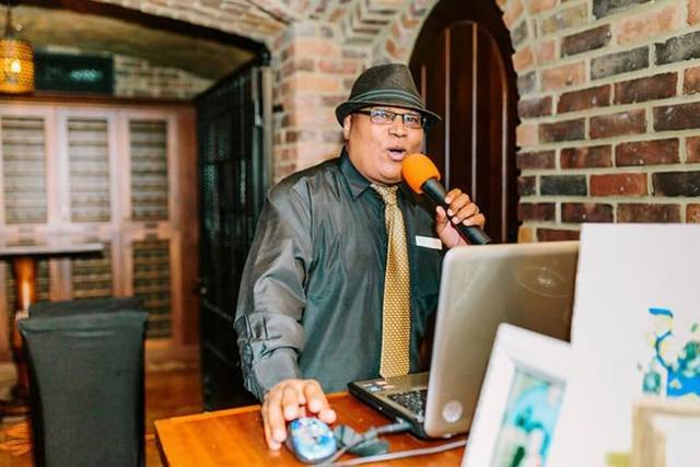 Wedding dj