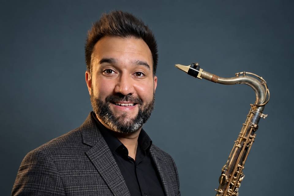 Live Saxophone Entertainer