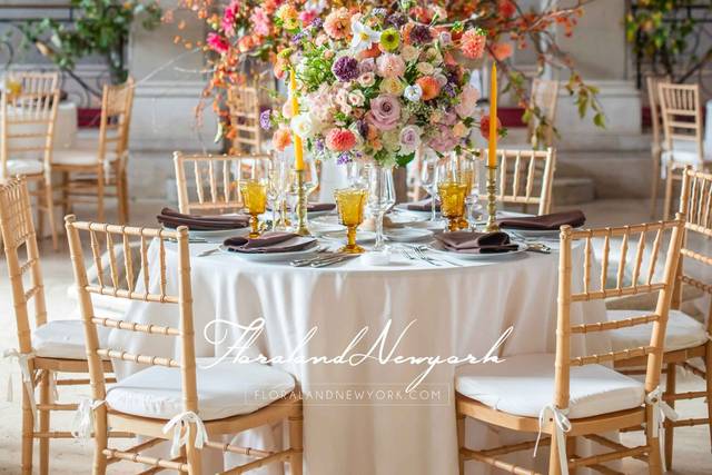 Luxurious wedding florals