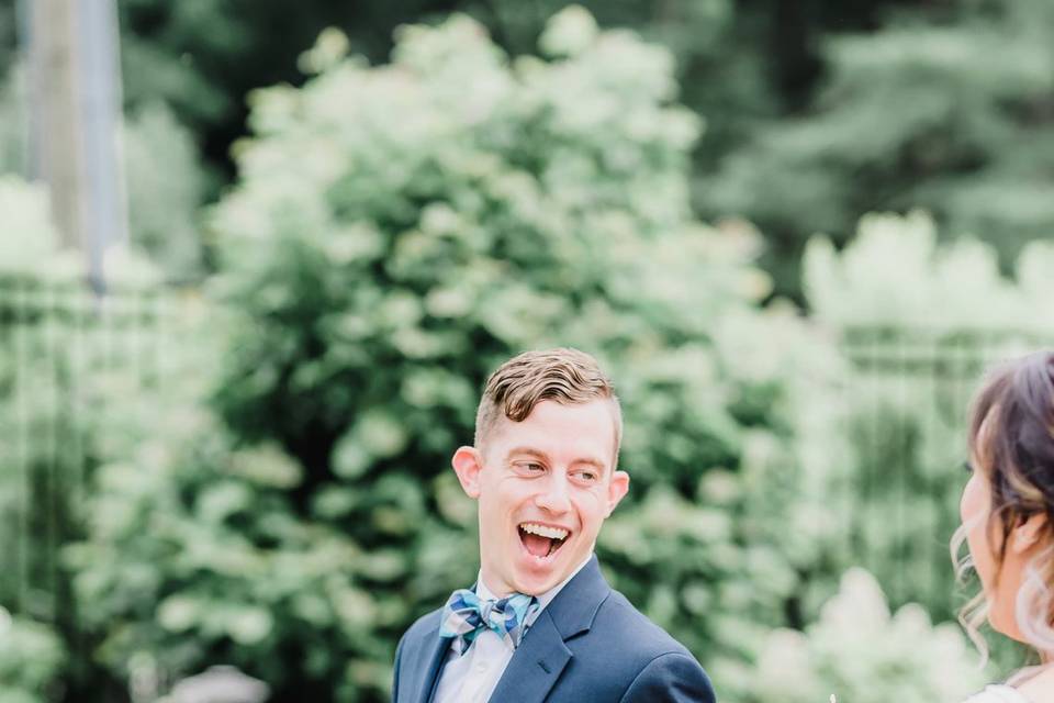 Nothing beats a first look reaction like this. Photo by Samantha Zenewicz Photography