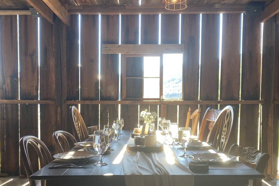 Table setting at Tin Roof Barn