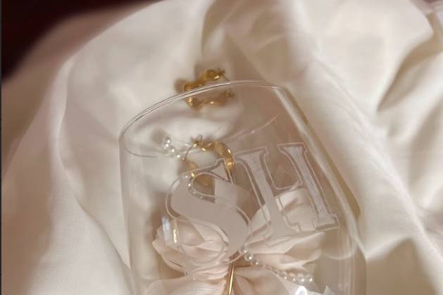Wine glass engraving
