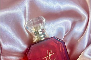 KAYALI back bottle