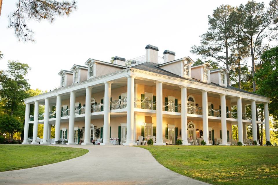 Antebellum Weddings at Oak Island