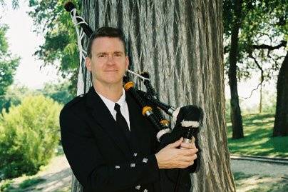 Stephen Holter, Bagpiper