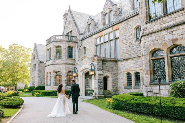 Mill Neck Manor