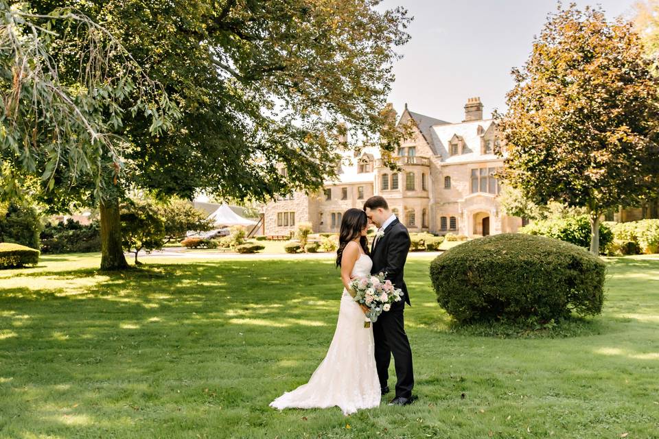 Mill Neck Manor