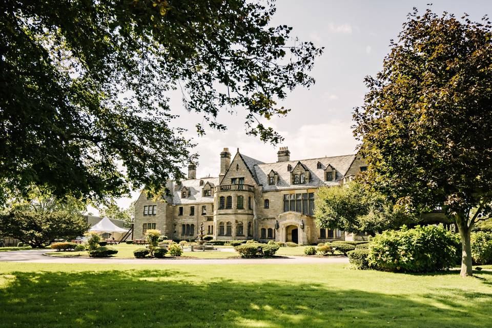 Mill Neck Manor