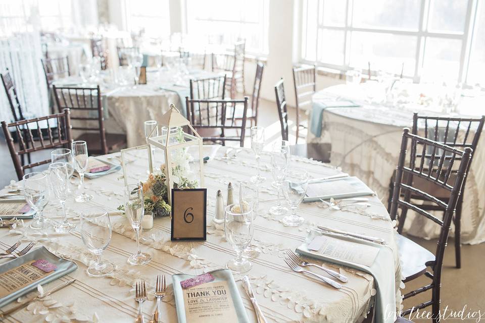 Design by Megan Masser Events
Photography by Love Tree Studios
Florals by Brunswick Town Florist
