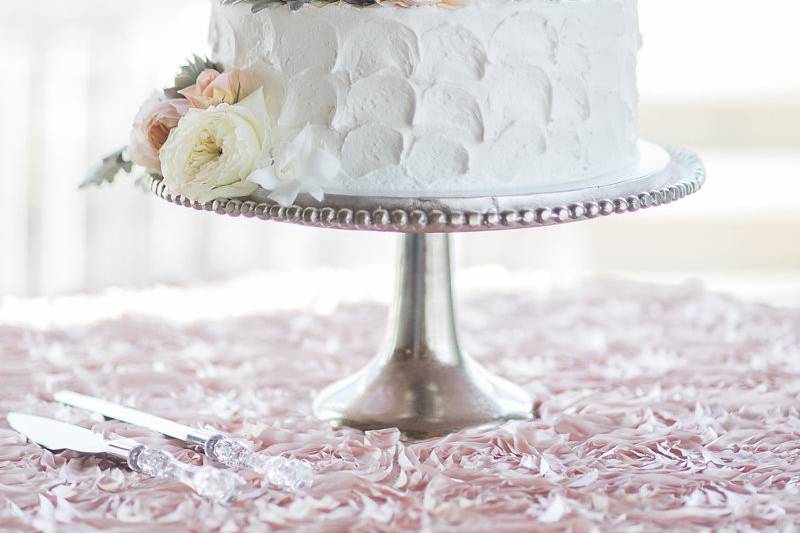 Cake by Cakes by the Sea
Design by Megan Masser Events
Photography by Love Tree Studios
Florals by Brunswick Town Florist